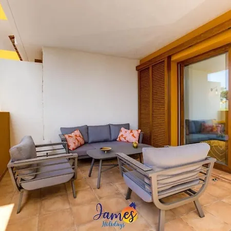 Modern 3 Bedroom Apt With Com Pool Pp30 Apartman